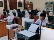Dipilih Acak, 50 Siswa SMAN 1 Mlonggo Selesaikan ANBK