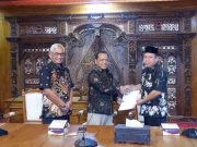 Terima Penghargaan Presiden, Ini Ternyata yang Dilakukan Petinggi Tegalsambi