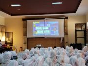 Literasi Digital Webinar Berselancar di Dunia Digital Dengan Aman