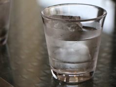 Tips Bangun Tidur Tetap Bugar, Minum Air Putih Salah Satunya