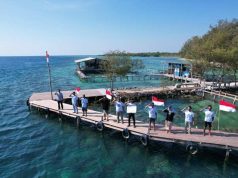 Merdeka dari Kerusakan Lingkungan, Lingkar Juang Karimunjawa Gelar Upacara Kemerdekaan di Atas Penangkaran Hiu