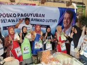 Ratusan Paket Sayur Dibagikan Gratis di Pasar Pecangaan, Ibu-ibu Gembira
