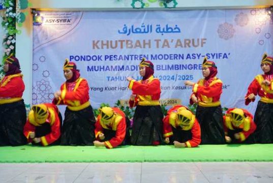 Tari Saman Semarakkan Khutbah Ta’aruf Ponpes Asy Syifa Blimbingrejo