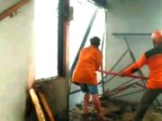 Perapian di Kandang Sapi Membakar Ludes Gudang Peti Mati