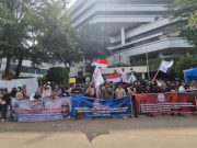 Dukung Pengusutan dr Aulia, IKBT-BA Gerudug Gedung Kemenkes
