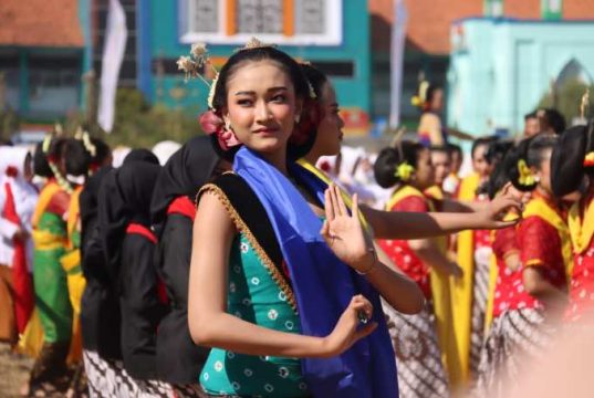 Bupati Arief Rohman Joget Tayub Bareng 3.000 Penari di ‘Blora Culture Festival 2024’