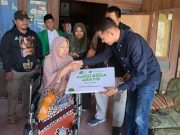 Bersama IZI Jateng, UPZDK Permata Bank Syariah Salurkan Bantuan Kursi Roda untuk Duafa