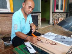 Raup Untung dari Lukisan Bakar