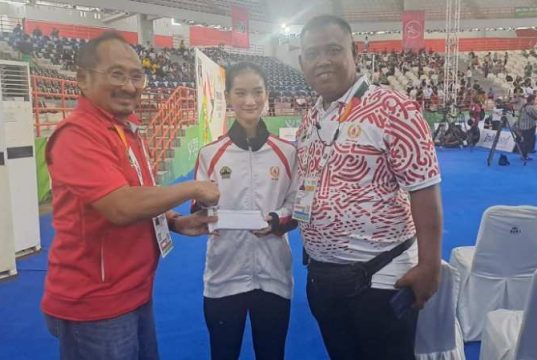Ketekunan Calista Berbuah Emas dan Bonus Rp 10 Juta