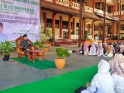 Tingkatkan Karakter Religius Peserta Didik, SMPN 1 Mayong Hadirkan K.H. Ahmad Marzuqi