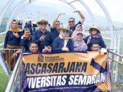 Dosen dan Staf Pascasarjana USM Gathering di Obyek Wisata Kemuning