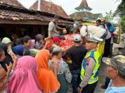 Warga Dua Desa di Geyer Terima Bantuan Air Bersih dan Sayur-Mayur dari Sat;lantas Polres Grobogan