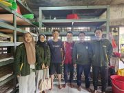Mahasiswa KKN Unisnu Jepara Kunjungi Pabrik Tahu Tempe asal Indonesia di Malaysia