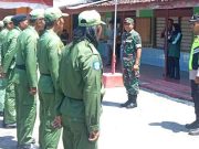 Polisi dan Tentara Melatih Linmas Desa