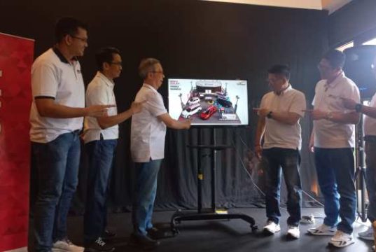 Toyota All New Hilux Rangga dan Agya Stylo ‘Rawuh’ di Booth Nasmoco GIIAS Semarang 2024