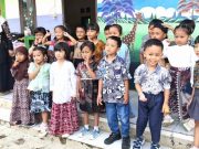 Menyambut HBN, Anak-anak PAUD Mengenakan Busana Batik