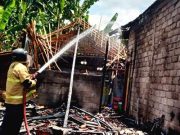 Rumah Beserta Isinya Ludes Gara-gara Api Pembakaran Sampah