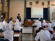 Tim PkM USM Sosialisasi Diversifikasi Olahan Buah Pala di SMKN H Moenadi Ungaran