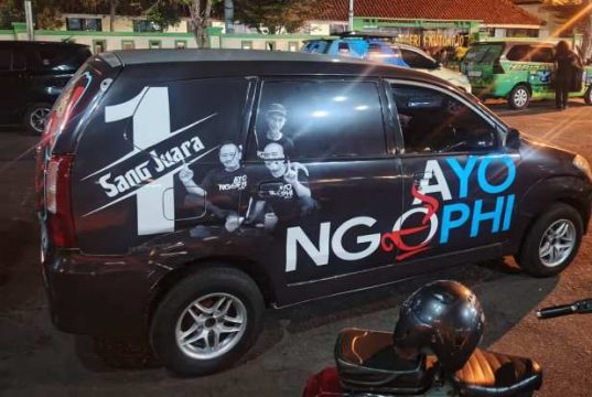 Warna-Warni Mobil Branding Yophi – Lukman Keliling Kota Purworejo – Kutoarjo