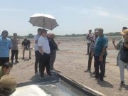 Pasangan Batur Blusukan ke Pasar dan Temui Petani Garam di Bledug Kuwu Serap Keluhan Masyarakat