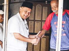 Paslon AMAN Kunjungi Warga dari Rumah ke Rumah di Kampung Magersari