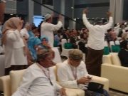 Pendukung 02 Serukan Yel-yel ‘Haryanto Jogo Punden’ di Arena Debat, Apa Maksudnya?