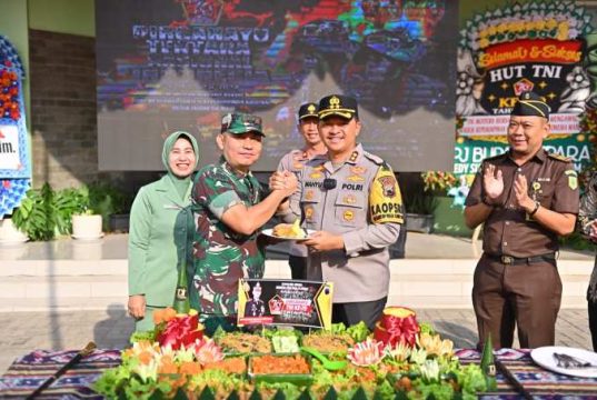 Perkuat Sinergitas, Polres Beri Kejutan Kodim 0719/Jepara di HUT TNI Ke-79
