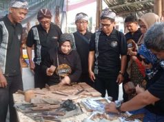 Jepara Perkuat Posisi Sebagai Pusat Ukir Dunia, Ny Eka Edy Supriyanta Belajar Mengukir