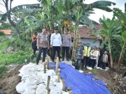 Tinjau Lokasi Bencana Kebumen, Pj Gubernur Beri Sejumlah Bantuan
