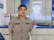 Buat SIM Tak Punya BPJS Kesehatan? Ini Kata Baur SIM Lantas Polres Purworejo Baur SIM Satlantas Polres Purworejo, Polda Jateng, Aipda Lukas Susanto. Foto: Vash
