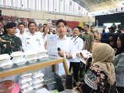 Pj Gubernur Jateng Dampingi Wapres RI Silaturahmi dengan 3 Ribu Nasabah PNM Mekaar