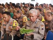 199 Bhabinkamtibmas Sarapan Nasi Pincuk Jati Bersama Kapolres Blora
