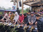 Warga Warangan Kepil Gelar Tradisi Momongi Tampah sebagai Ungkapan Rasa Syukur