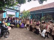 Dukung Program Adiwiyata SDN 1 Krapyak, Pokja Bersinar Datangkan “Tukang Makan”