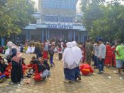 Ribuan Warga Desa Blimbingrejo “Turun Jalan”, Ada Apakah Gerangan?