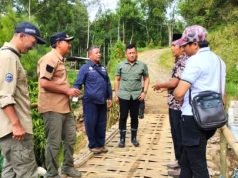 Bencana Tanah Longsor Merusak Rumah Warga dan Jembatan