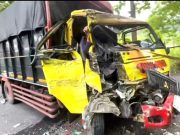 Tabrakan Adu Banteng Bus dan Truk, Seorang Luka