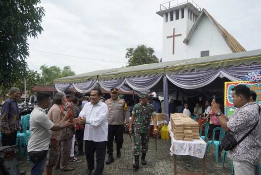 Forkopimda Kunjungi Gereja Gereja, Jemaat Natal 2024 di Blora Aman Damai dan Penuh Suka Cita