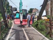 Pembangunan Jembatan Karangsambung Diawali Ritual Pecah Kendi Air Bunga