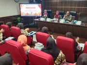 Ketua Komisi D Sampai Menangis Ada Guru PAUD Digaji Rp 100 Ribu