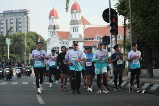 Ribuan Pelari Turut Gencarkan Sosialisasi Berantas Rokok Ilegal di Semarang