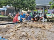Air Saluran Wangan Aji Meluap, 7 Rumah Warga Kebanjiran