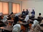 Tim PKM USM Beri Pelatihan Pengolahan Hasil Ternak pada Siswa SMK Ibu Kartini