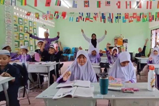 Dosen USM Lakukan PKM di Sangkhom Islam Wittaya School Thailand