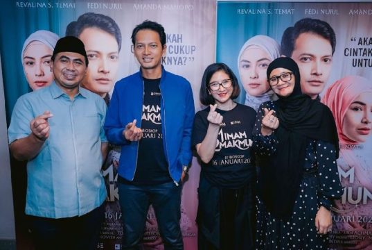 Gus Yasin dan Ning Nawal Jadi Saksi Kesetiaan di 1 Imam 2 Makmum