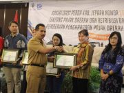 14 Penyumbang Pajak Daerah Terbesar Terima Penghargaan dari Pemkab Jepara