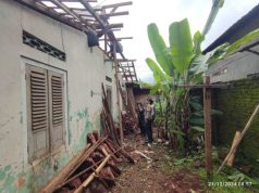 Hujan Disertai Angin Kencang Robohkan Atap Rumah Milik Warga Kelet Jepara