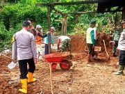 Rumah Warga Rusak Diterjang Bencana Tanah Longsor