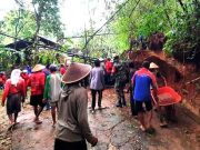 Akses Jalan Desa Terputus, Tertimbun Material Bencana Tanah Longsor