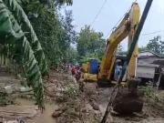 50 Rumah Rusak 11 Hilang di Desa Baturagung, Kades Batalkan Acara Wisuda Pilih Tangani Banjir
